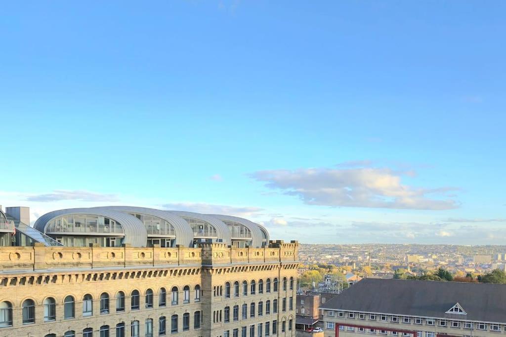 Modern Duplex Penthouse Panoramic Views & Parking Lejlighed Bradford  Eksteriør billede
