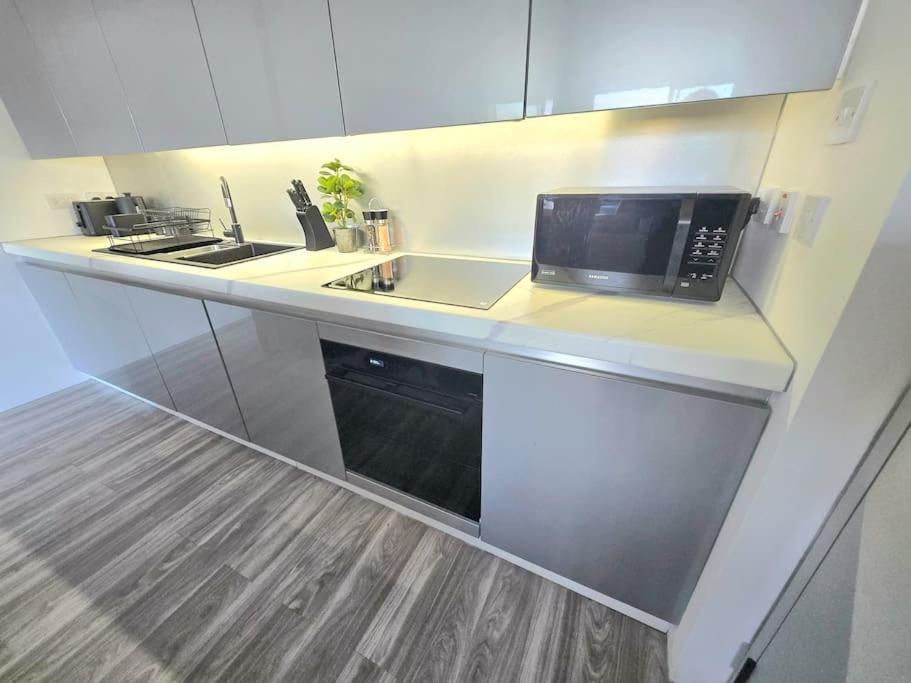Modern Duplex Penthouse Panoramic Views & Parking Lejlighed Bradford  Eksteriør billede